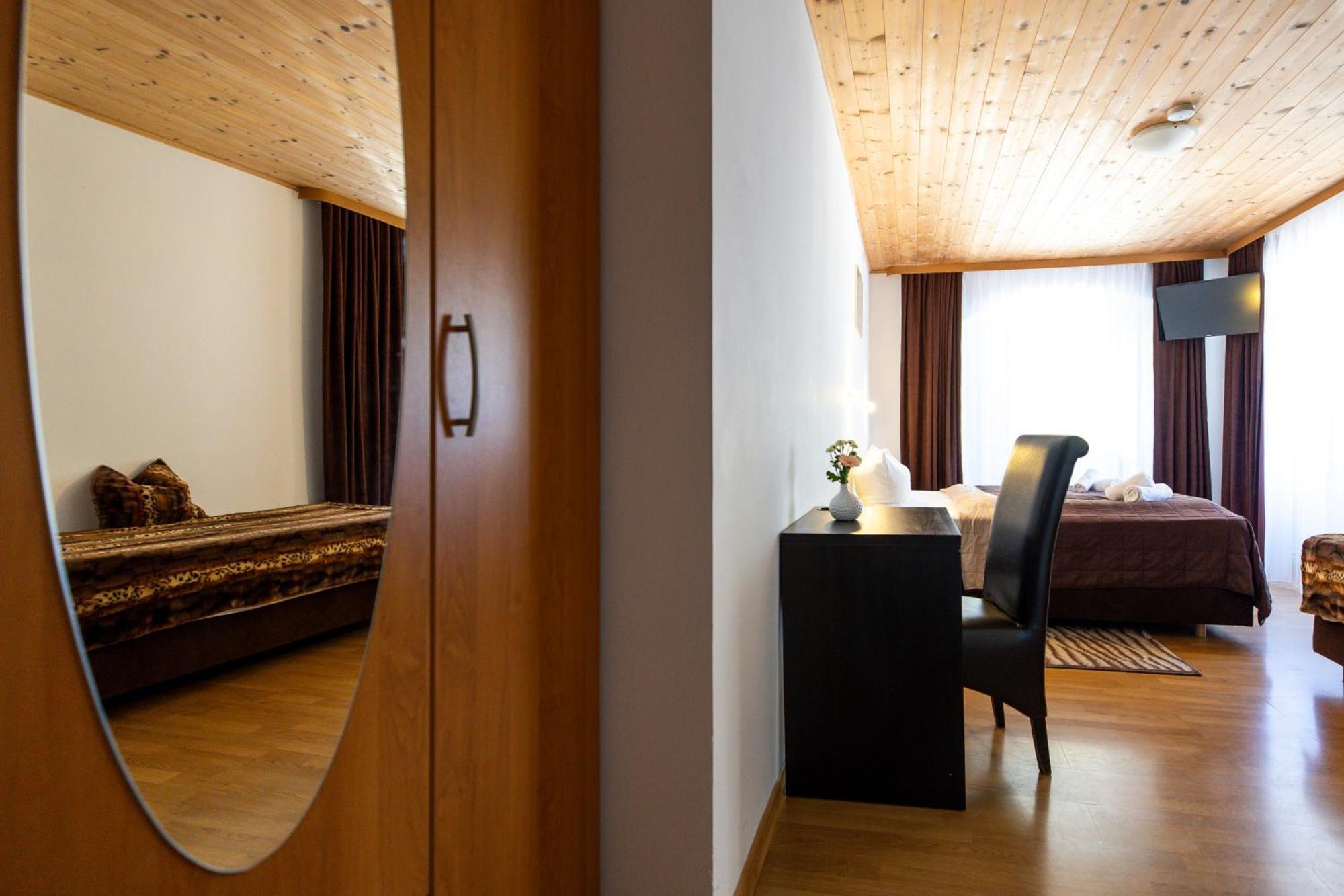 Gasthof Durigon Ramingstein الغرفة الصورة